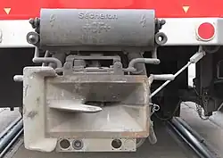 Spřáhlo s mechanickou částí +GF+ na tramvaji typu Tatra T6A5