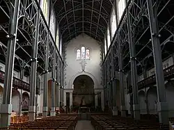 Pohled do lodi kostela