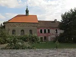 Severní strana zámku s kaplí svaté Anny