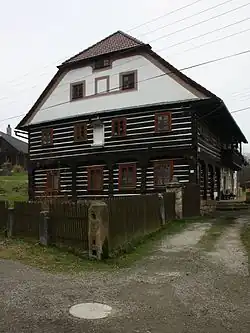 Roubený dům s podstávkou