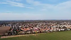Fotka Újezdu nad Lesy z leteckého pohledu focená dronem
