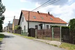 Zástavba ve vesnici