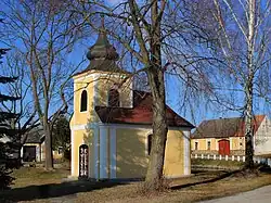 Újezdec (JH), chapel (cropped).jpg