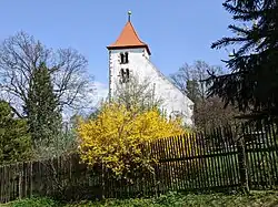 Újezdec u Bělčic - areál kostela sv. Voršily (3).jpg