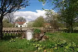 Část vesnice a Husova lípa