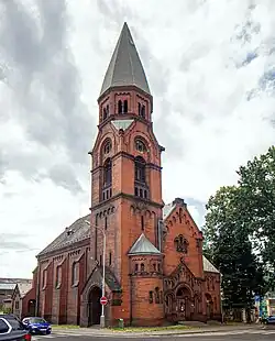 Pohled na kostel z ulice Winstona Churchilla