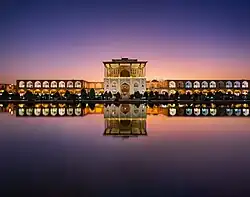 Palác během zlaté hodiny