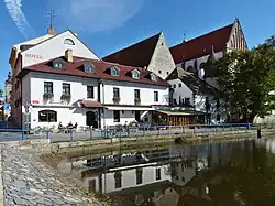 ČB, Hroznová 25, Zátkovo nábřeží 16.jpg