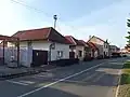 Domy při hlavní ulici, směr Prostějov