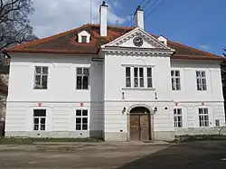 zámek Čeminy v roce 2011