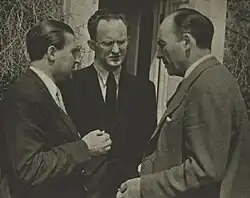 Na snímku zprava: George Gallup, Dr. ing. Čeněk Adamec a Ivan Víden z čs. ústavu (1947)