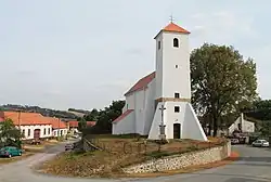 Náves s kostelem sv. Jakuba