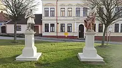 Černovice - svatí.jpg