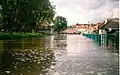 Voda u parku a Chvalovského nábřeží 14.8.2002