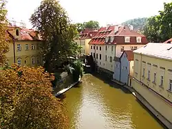 pohled z Karlova mostu v létě