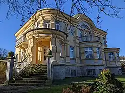 Červený Kostelec - Keyzlarova vila čp. 511 v Nerudově ulici (stav listopad 2024) (3).jpg