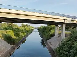 most s rychlostní silnicí přes přivaděč