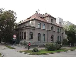 Budova fary u kostela Sv. Jana Nepomuckého