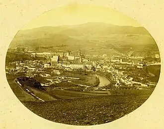 Pohled na Český Krumlov z Křížové hory, asi 1870