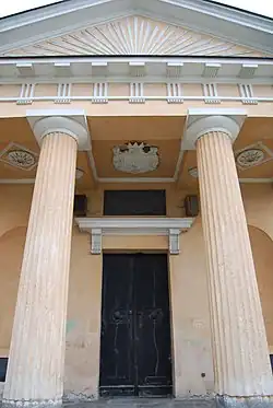 Detail empírové hrobky Vratislavů z Mitrovic v Čimelicích