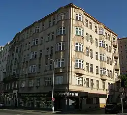 Činžovní_dům_(Žižkov)_-_Husitská_1249.jpg