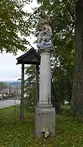 Řehořov sloup se sochou sv. Jana Nepomuckého.JPG