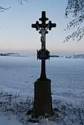 Kříž poblíž vesnice