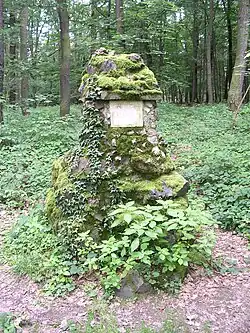 Původní mohyla (foto r. 2009)