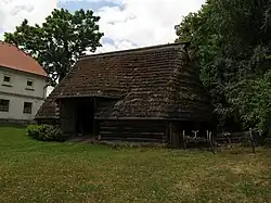 Široký Důl, polygonální stodola u čp.4.JPG