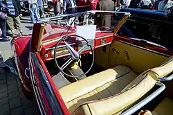 Interiér vozu Škoda 1101 roadster.