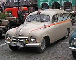 fotografie sanitního vozu Škoda 1201.
