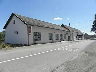 Silnice D36 ve vesnici Letovanić