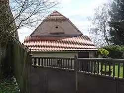 Špýchar usedlosti čp. 1 Loukonosy.jpg