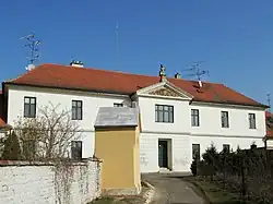 Špitál Milosrdných sester - Valtice Mikulovská 166.jpg