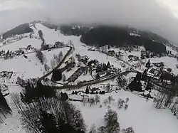 Pohled na ves z ptačí perspektivy