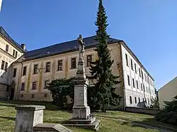 Šternberk - bývalý augustiniánský klášter (stav srpen 2024) (1).jpg