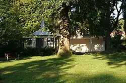 Šternberk - pavilonek v Tyršových sadech.jpg