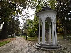 Šumperk - Jiráskovy sady (altánek).jpg