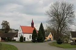 Náves s kaplí sv. Václava