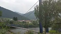 Visutá lávka mezi Švošovem a Hubovou