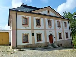 Žďár nad Sázavou, barokní fara.jpg