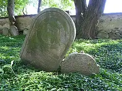 Náhrobky na židovském hřbitově