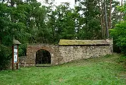 ŽH Drážkov, brána 01.jpg