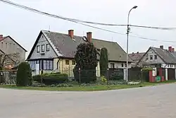 Dvojdomek čp. 71 (vlevo) a čp. 70 (vpravo)