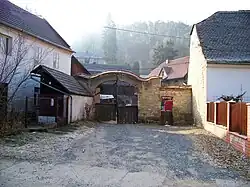 Želízy 38, brána.jpg