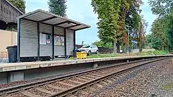 zastávka s přístřeškem