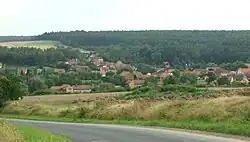 Pohled na obec od Panenského Týnce