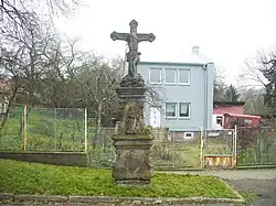 Žiželice-kříž u domu 23.jpg