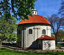 Barokní rondel (morový kostel u Olšanských hřbitovů)