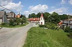 Východní část Žirova s kaplí